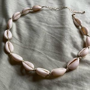 White shell choker necklace